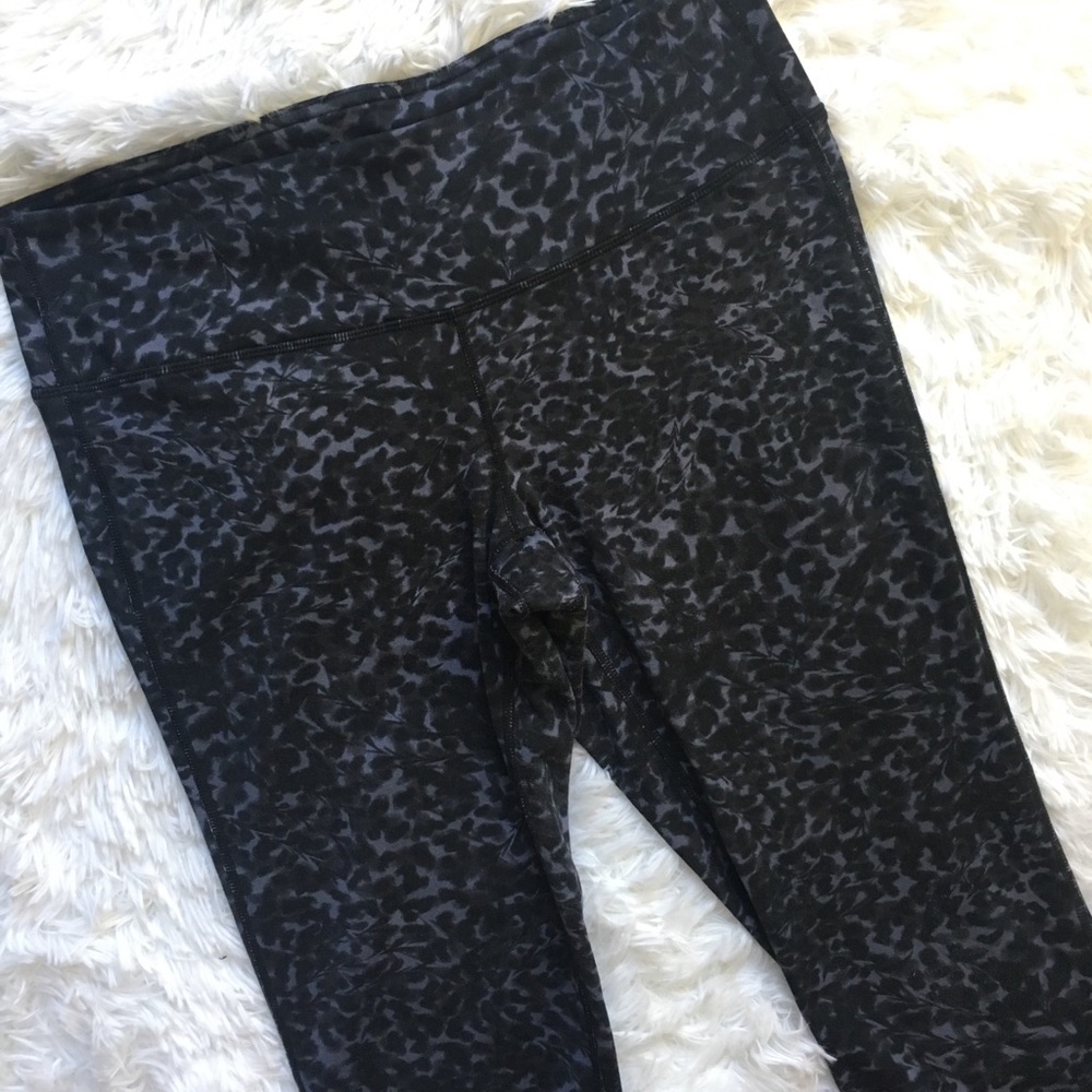 Athleta Chat Capris - Picture 3 of 5